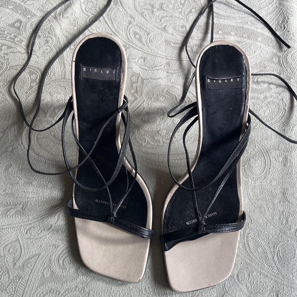 Sisley sandals with straps that wrap up ankle